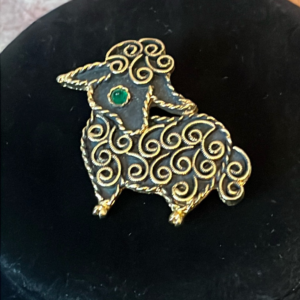Emmons Brooch Sweet Little Lamb Gold-Tone Enamel 23$